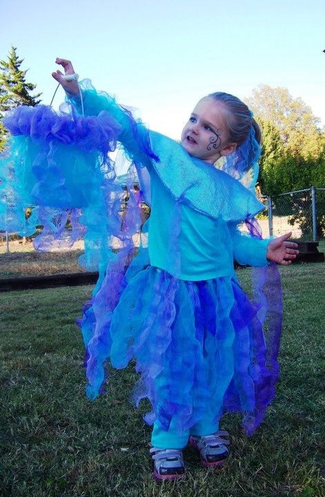 jelly fish costume 20120731-222834.jpg